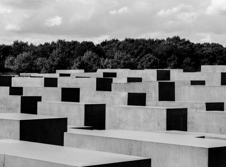 Nie wie­der! Nie­mals wie­der!